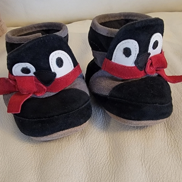 Robeez baby booties 0-6 months - Picture 3 of 5